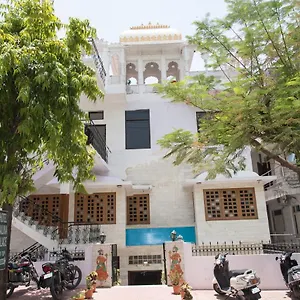 Oyo 14118 Kalika Palace Udaipur