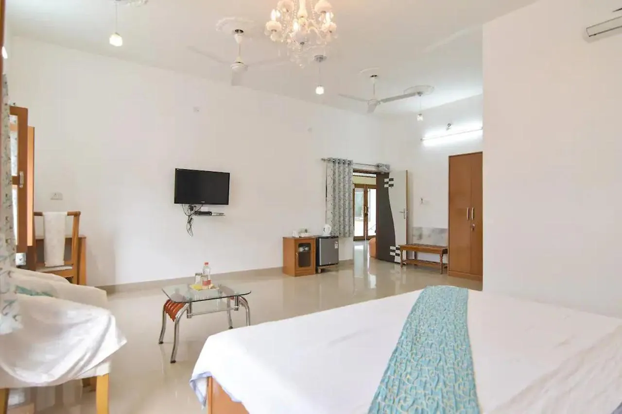 Hotel Devendragarh - A Boutique Lake Facing Guest House On Lake Fateh Sagar Udaipur