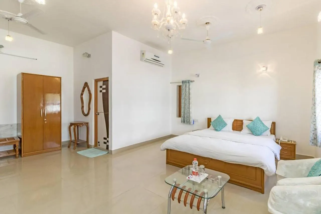 Hotel Devendragarh - A Boutique Lake Facing Guest House On Lake Fateh Sagar Udaipur