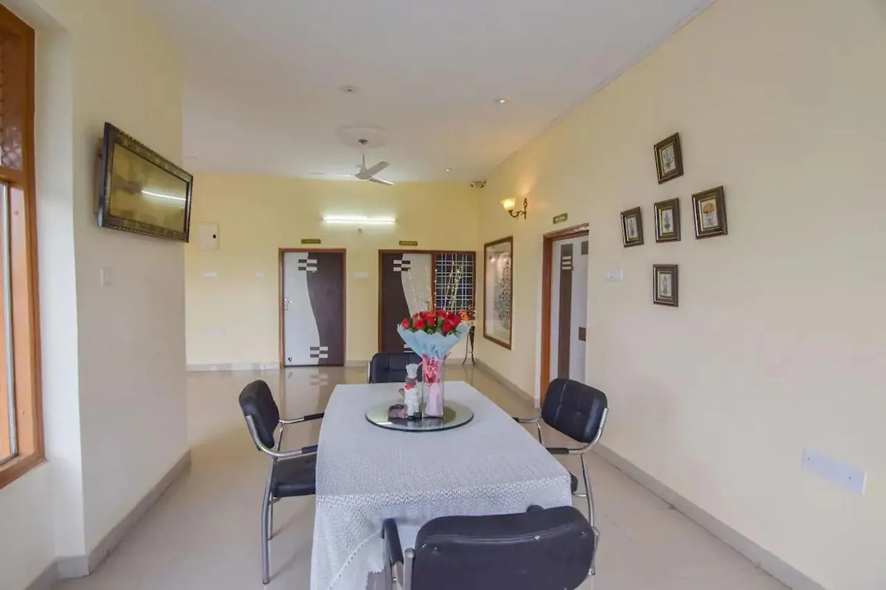 Hotel Devendragarh - A Boutique Lake Facing Guest House On Lake Fateh Sagar Udaipur