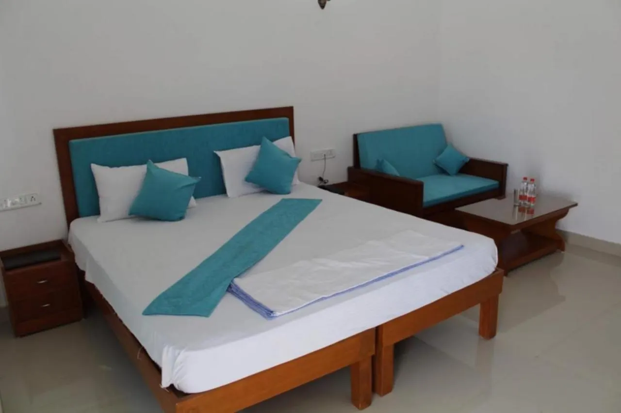 Hotel Devendragarh - A Boutique Lake Facing Guest House On Lake Fateh Sagar Udaipur