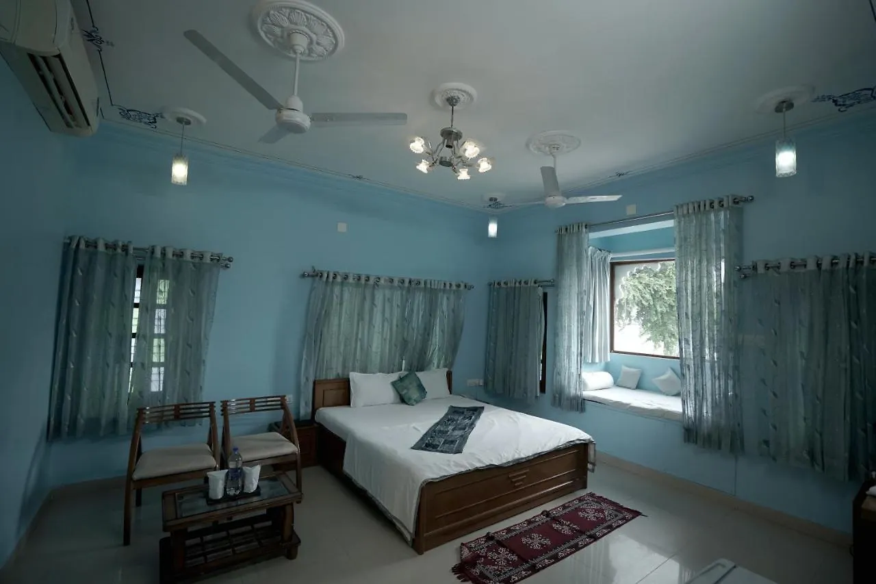 Hotel Devendragarh - A Boutique Lake Facing Guest House On Lake Fateh Sagar Udaipur
