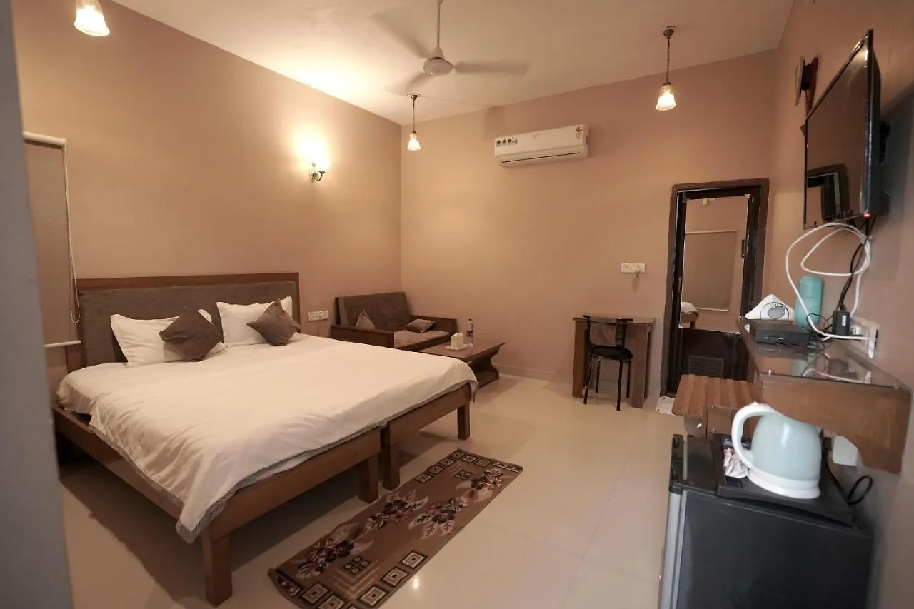 Hotel Devendragarh - A Boutique Lake Facing Guest House On Lake Fateh Sagar Udaipur