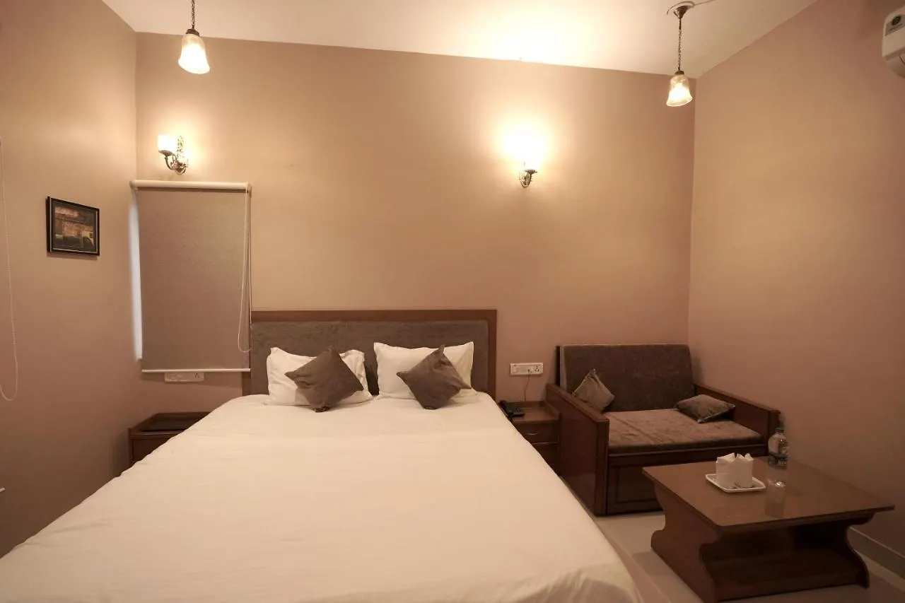 Devendragarh - A Boutique Lake Facing Guest House On Lake Fateh Sagar Udaipur India